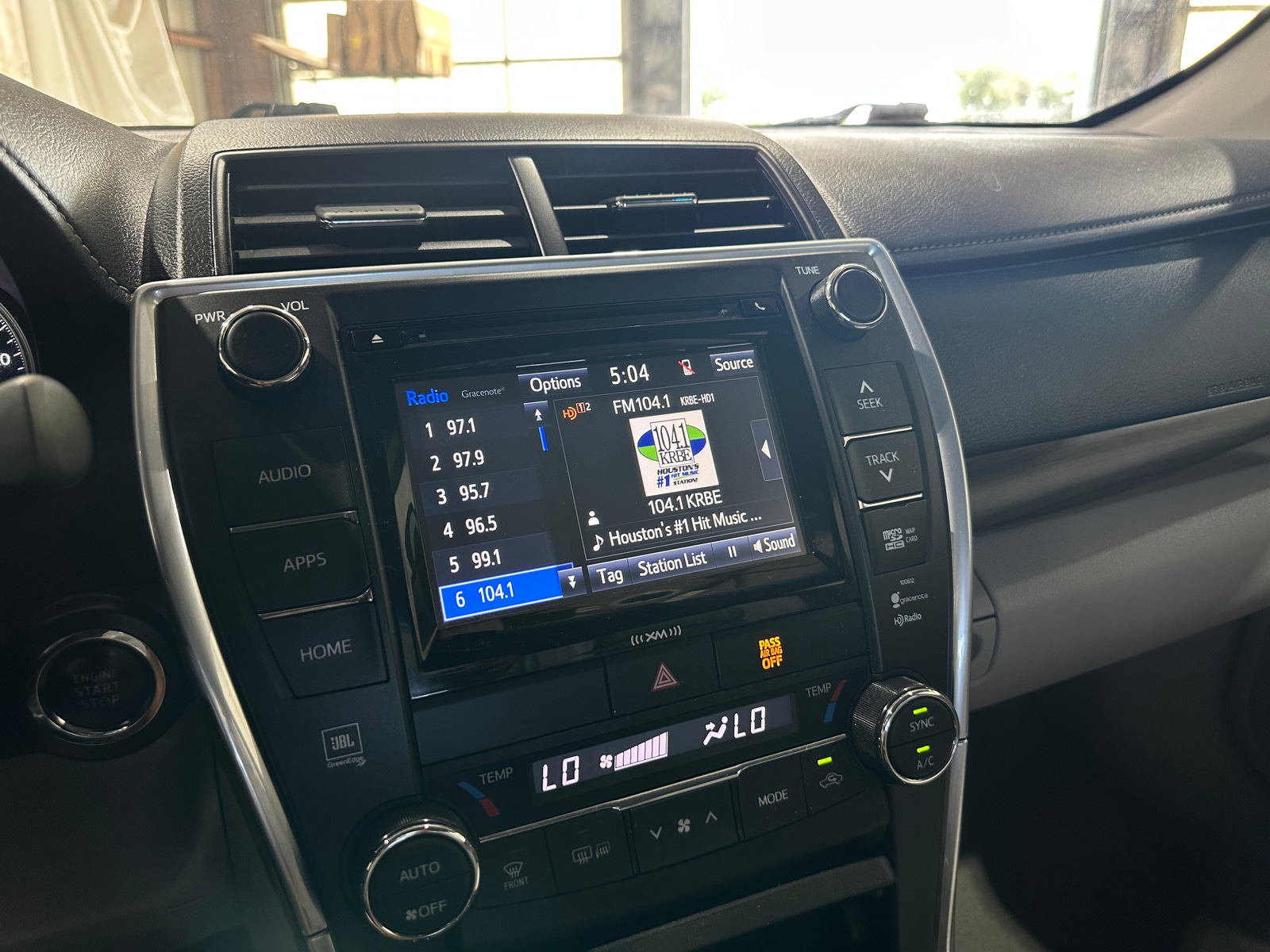 Thumbnail: 2016 Toyota Camry - 3
