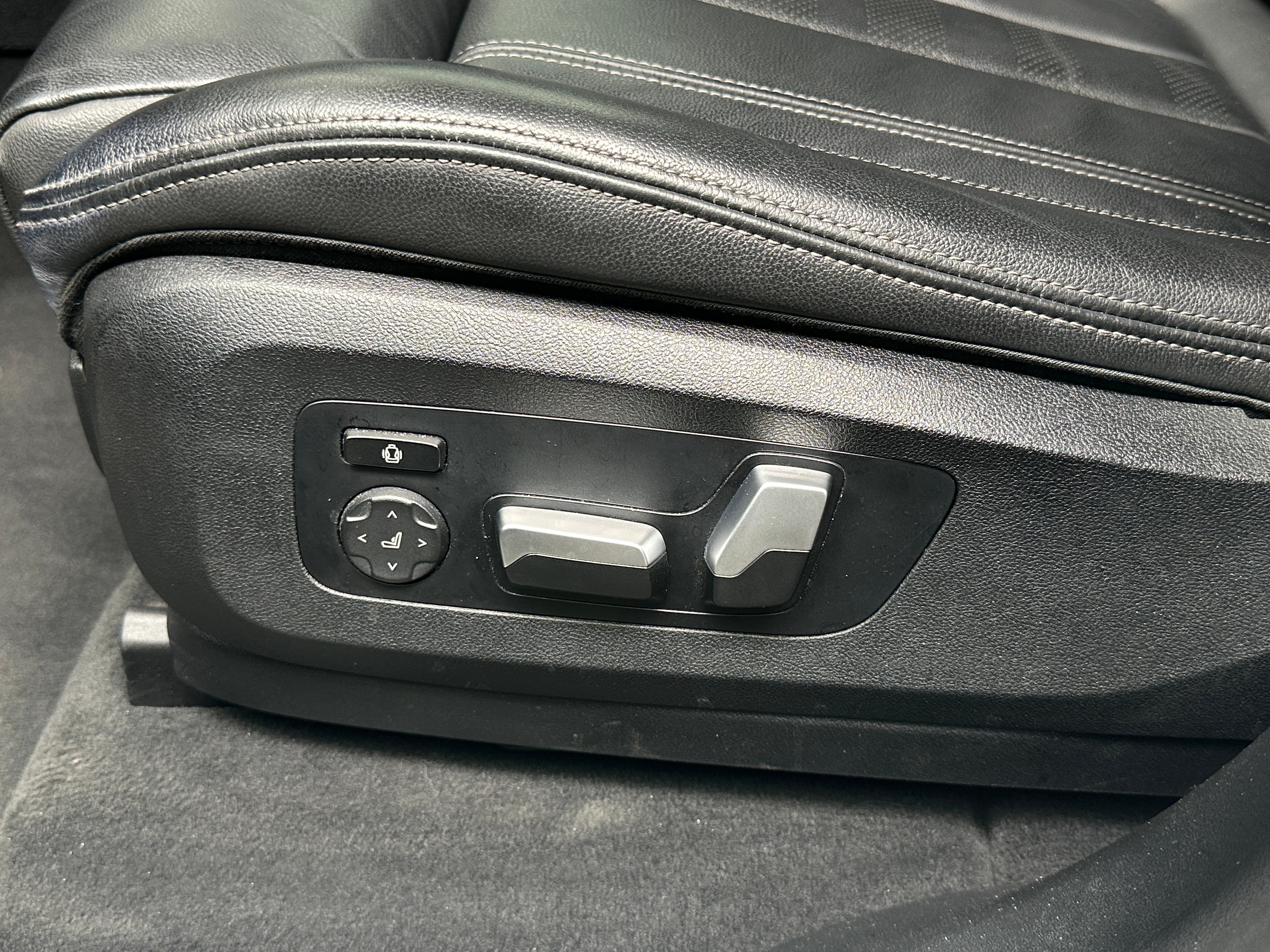 Image of 2022 BMW X5 xDrive40i