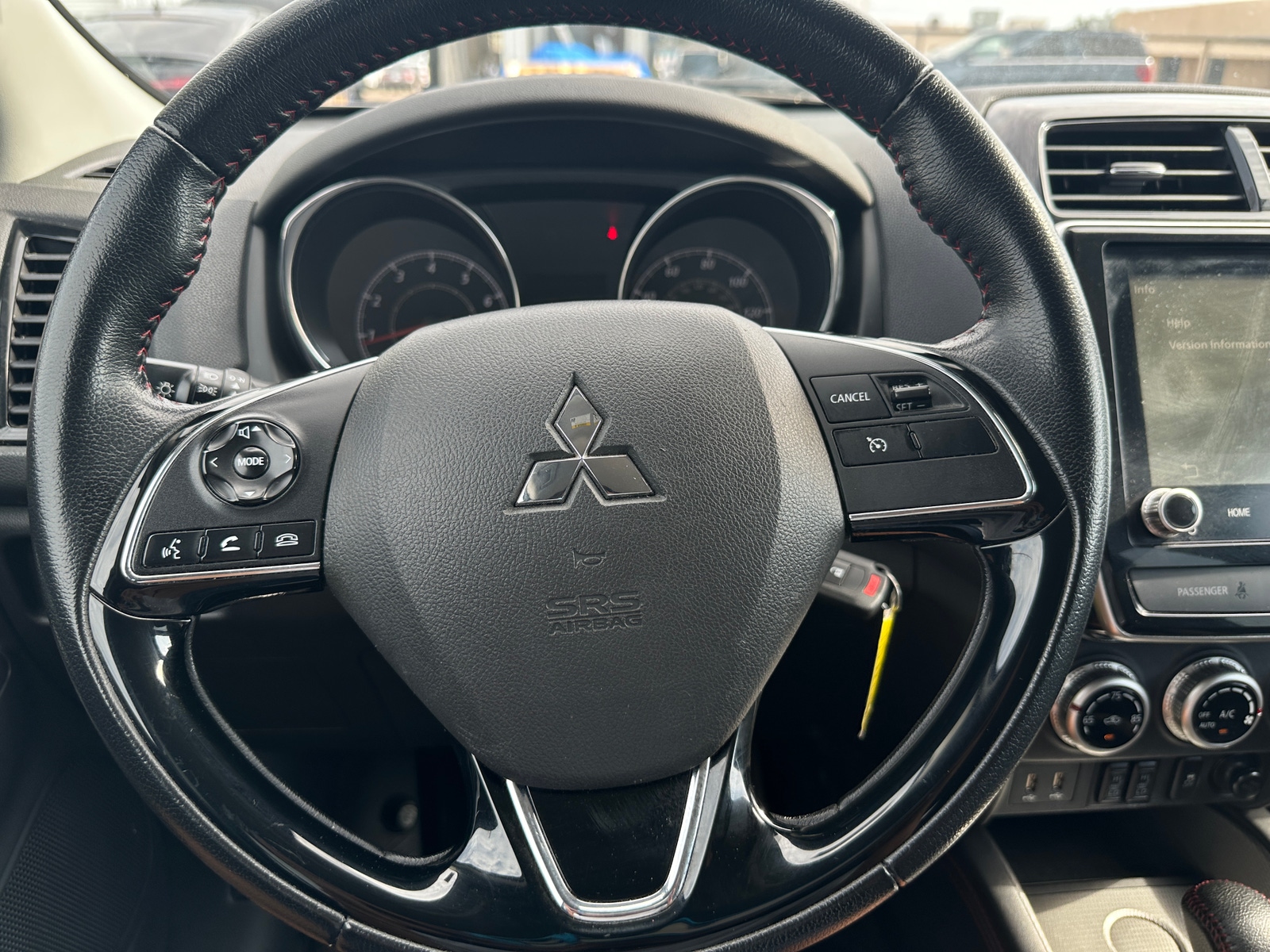 Thumbnail: 2022 Mitsubishi Outlander Sport - 5