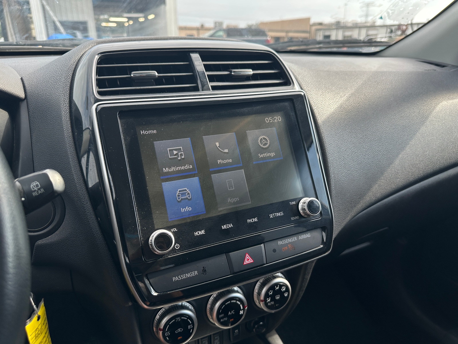 Thumbnail: 2022 Mitsubishi Outlander Sport - 4