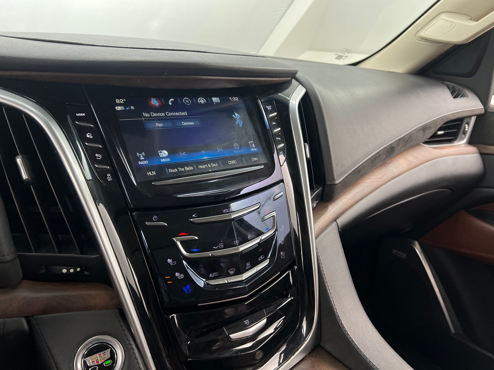 Thumbnail: 2019 Cadillac Escalade - 3