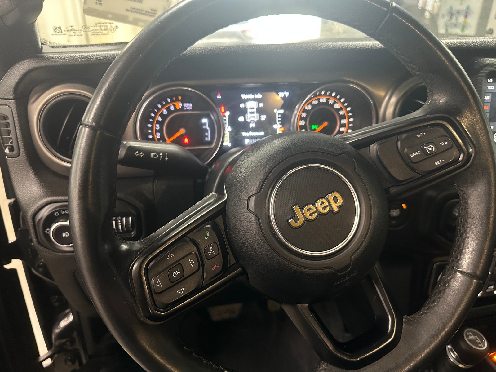 Thumbnail: 2019 Jeep Wrangler - 5