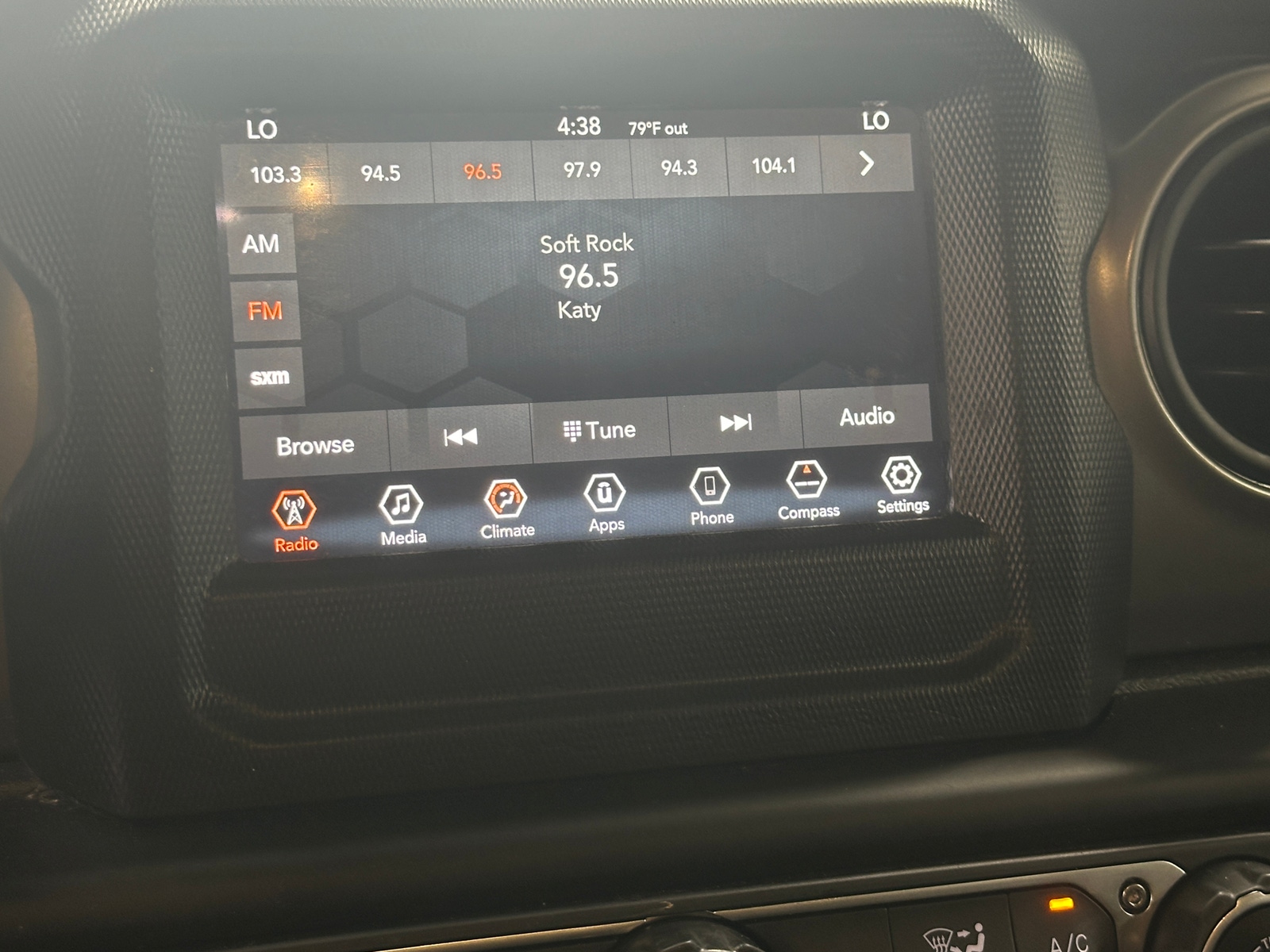 Thumbnail: 2019 Jeep Wrangler - 4