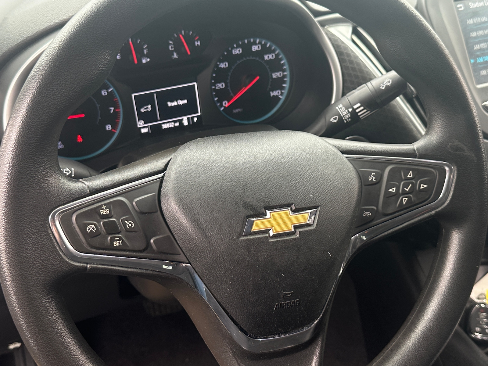 Thumbnail: 2017 Chevrolet Malibu - 5