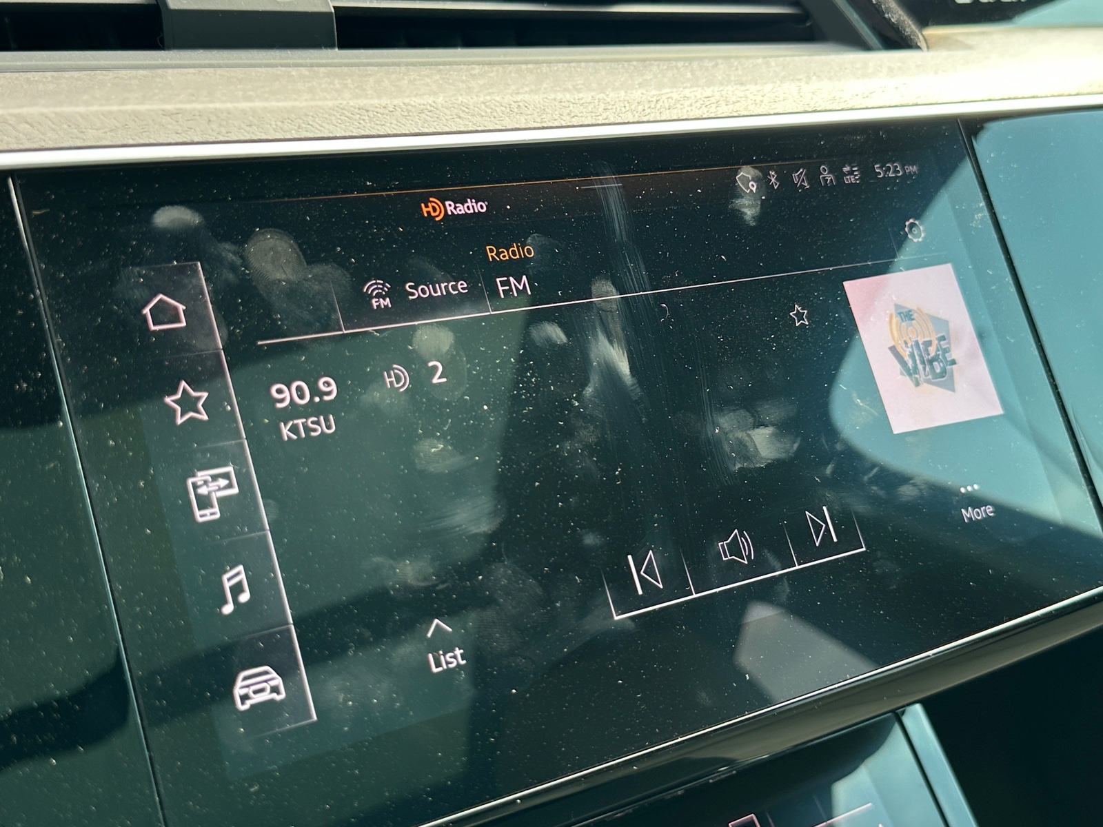 Thumbnail: 2024 Audi Q8 e-tron - 3