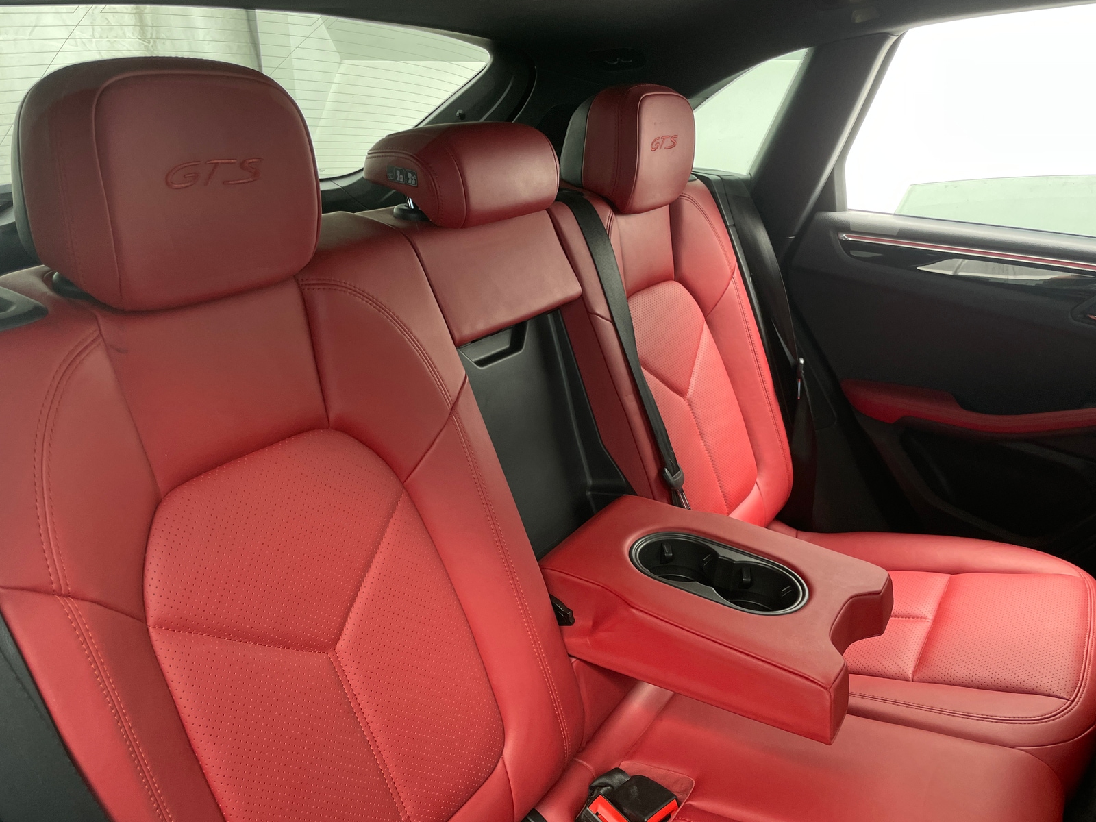 Thumbnail: 2017 Porsche Macan - 5