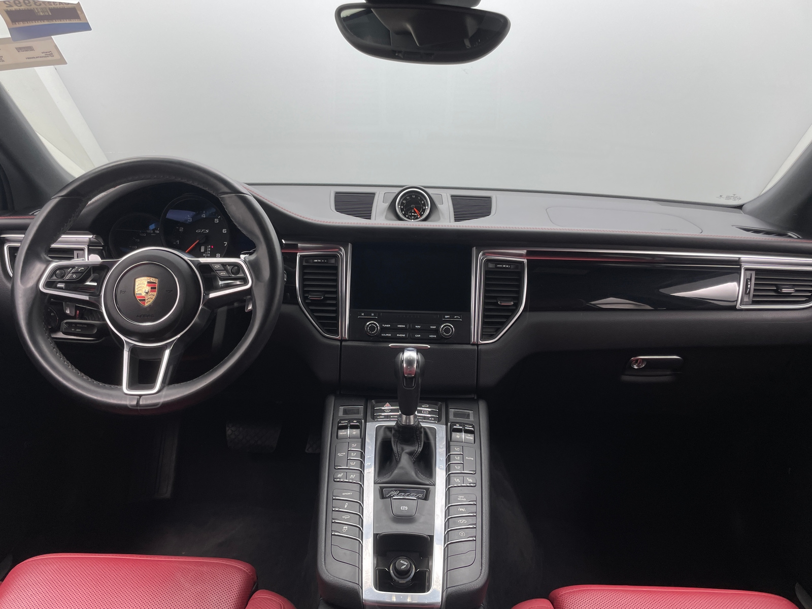 Thumbnail: 2017 Porsche Macan - 2