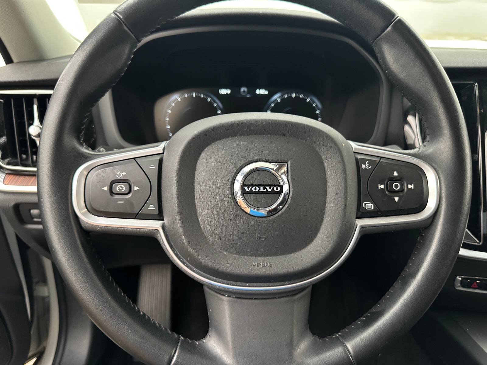 Thumbnail: 2021 Volvo S60 - 4