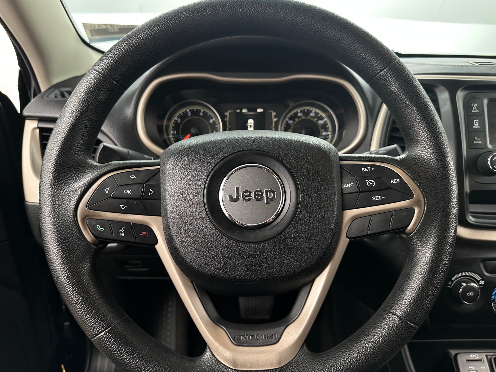 Thumbnail: 2015 Jeep Cherokee - 5