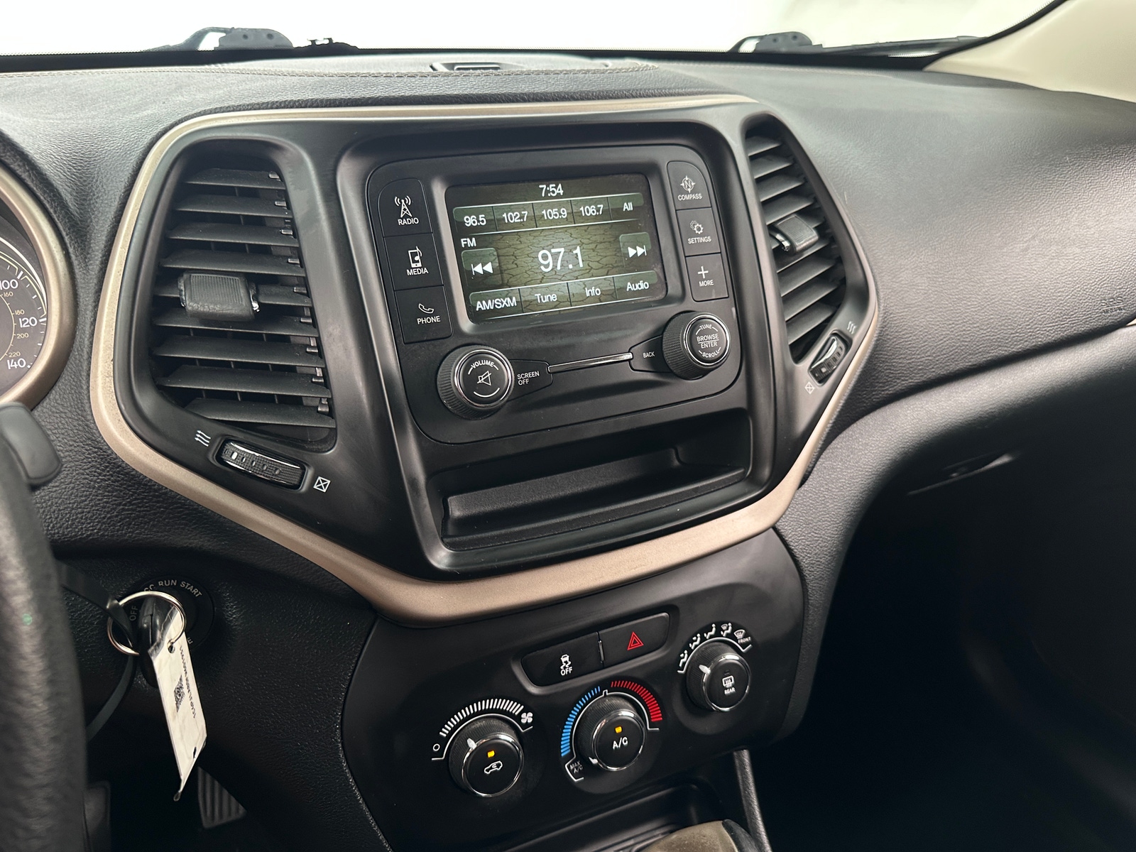 Thumbnail: 2015 Jeep Cherokee - 4