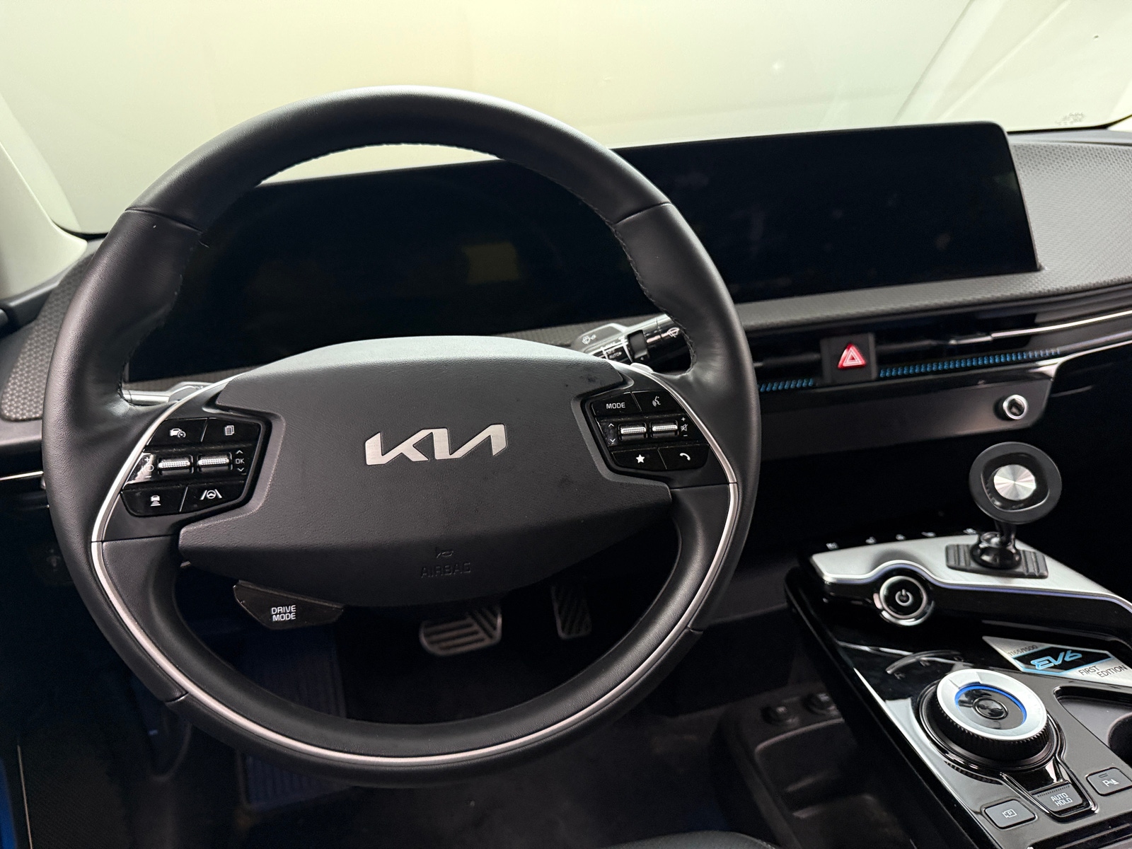 Thumbnail: 2022 Kia EV6 - 4
