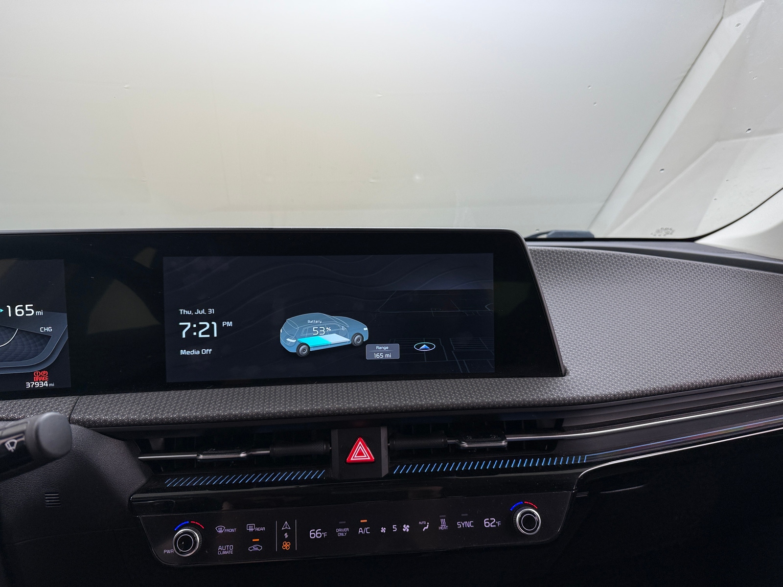 Thumbnail: 2022 Kia EV6 - 3
