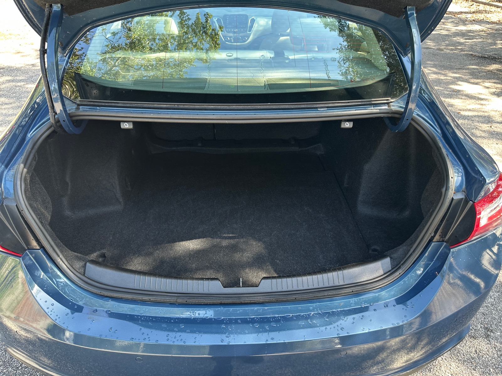 Thumbnail: 2024 Chevrolet Malibu - 3