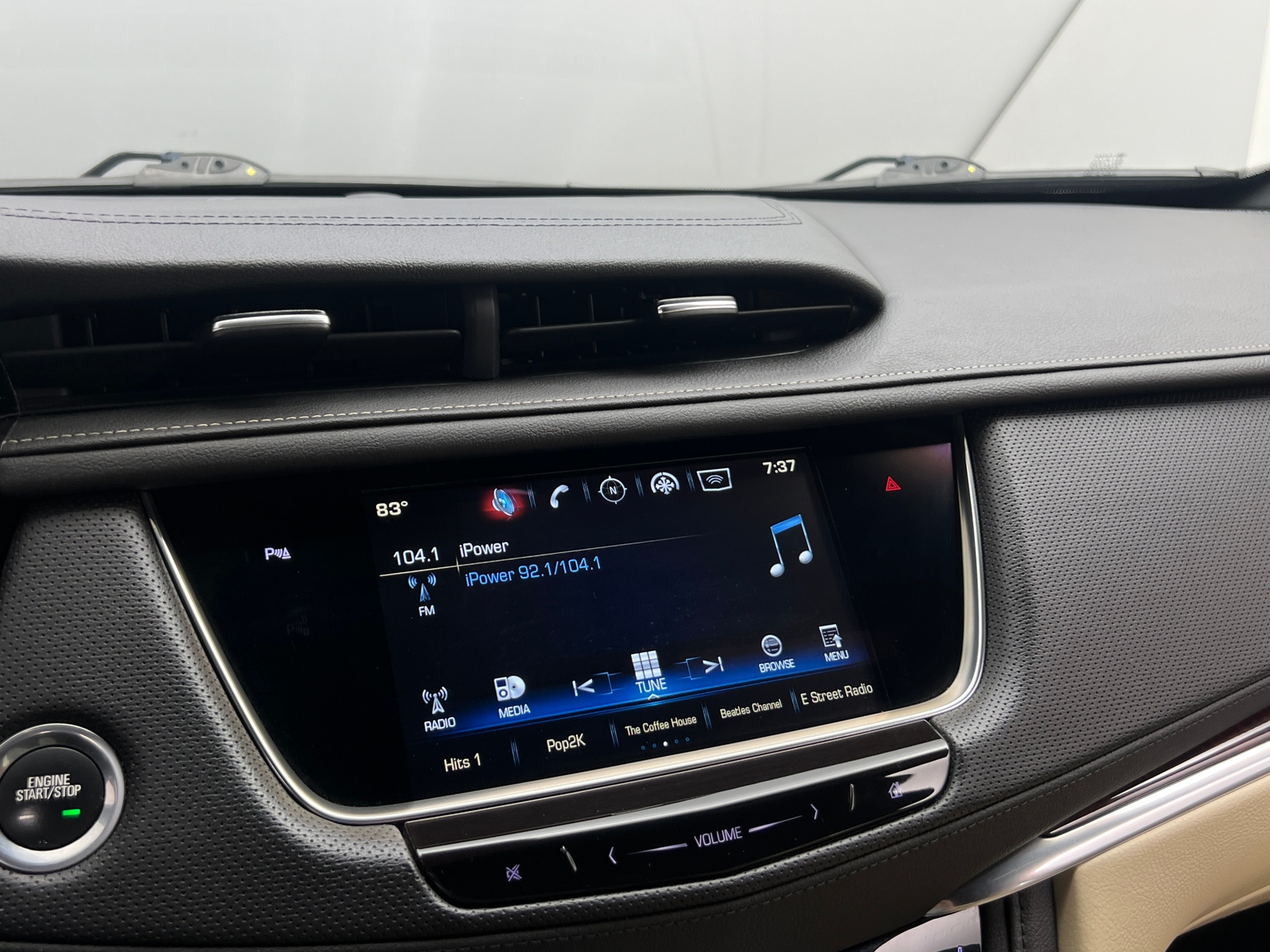 Thumbnail: 2017 Cadillac XT5 - 3