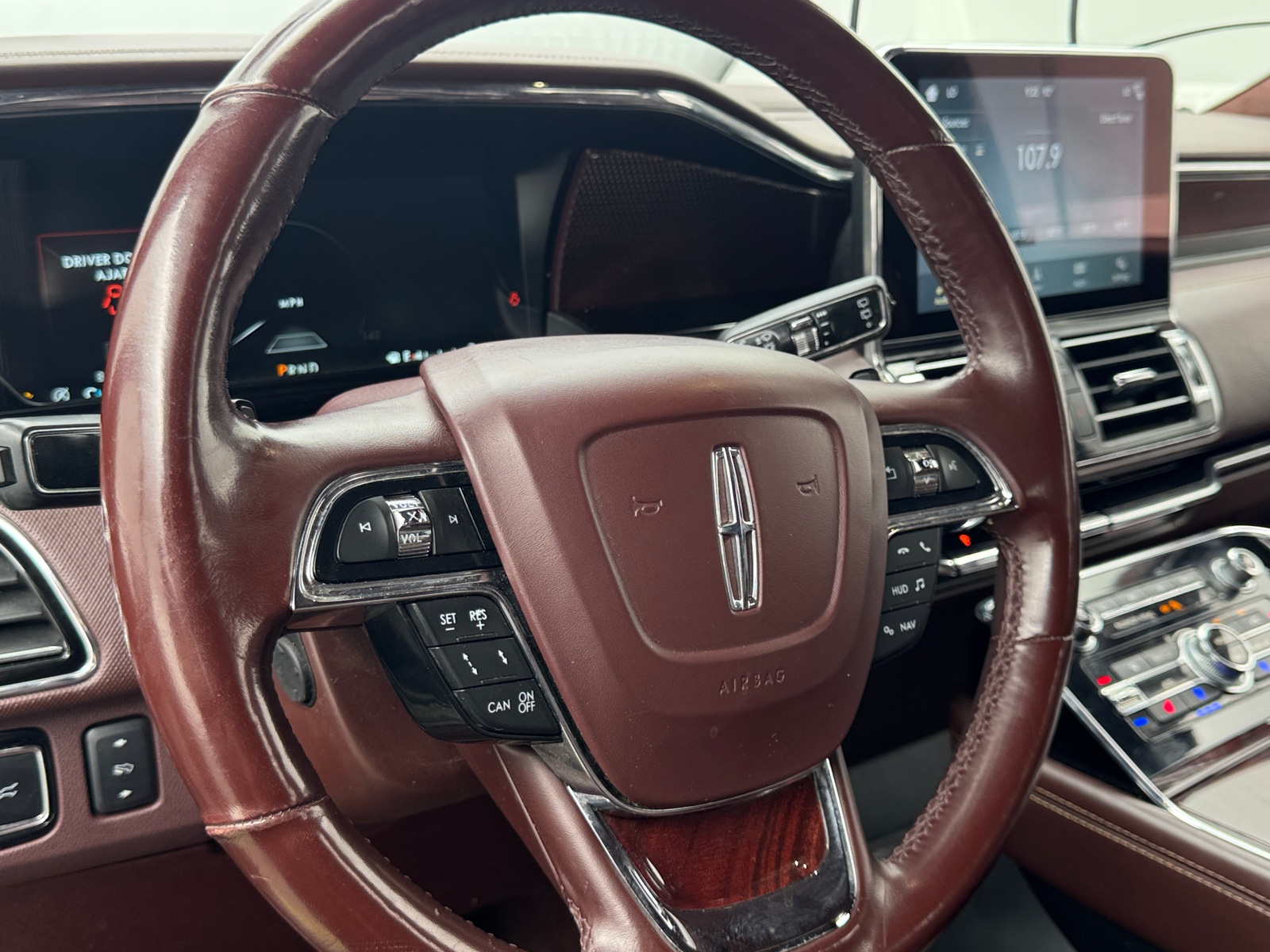 Thumbnail: 2019 Lincoln Navigator - 5