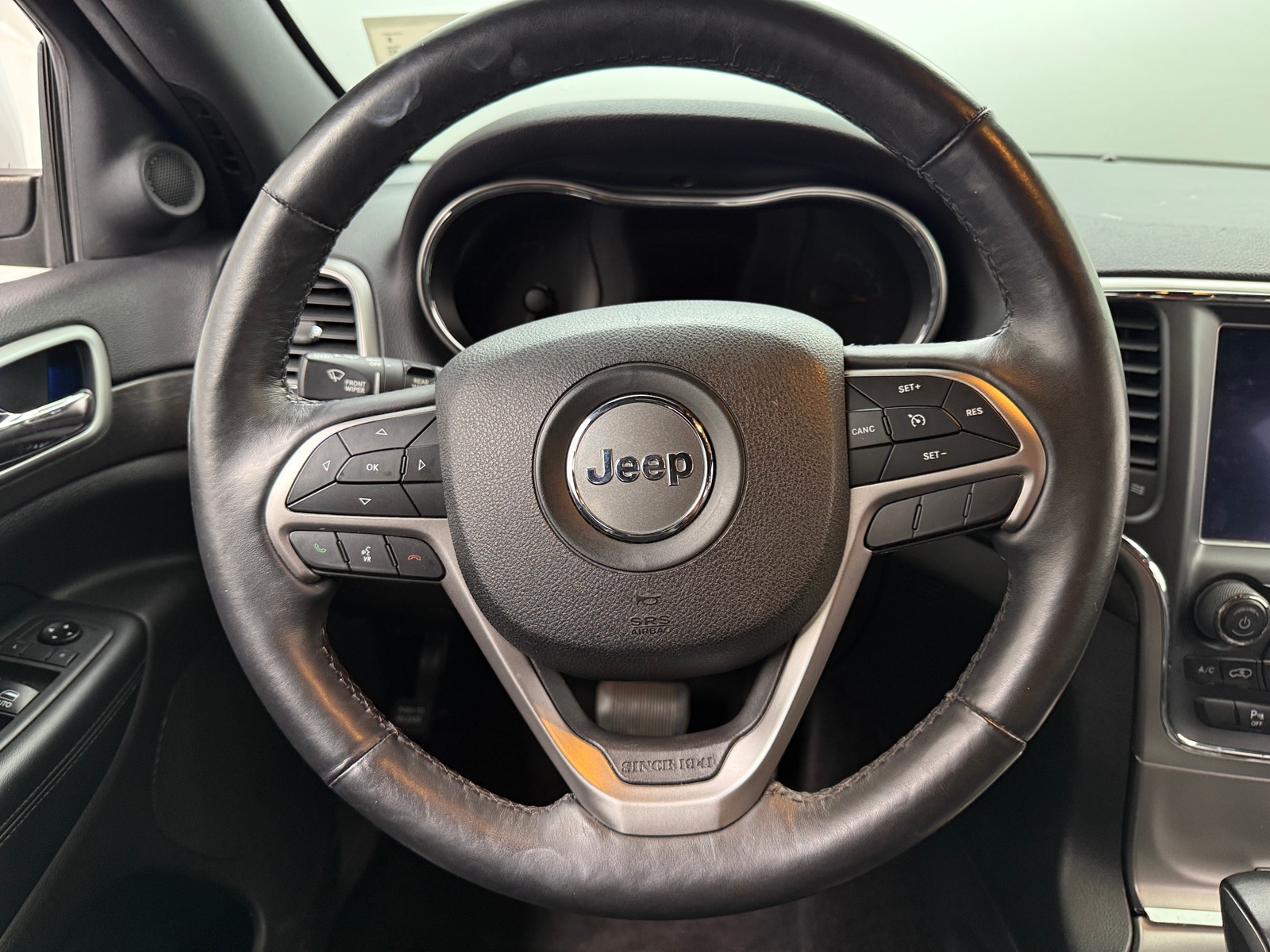 Thumbnail: 2018 Jeep Grand Cherokee - 4