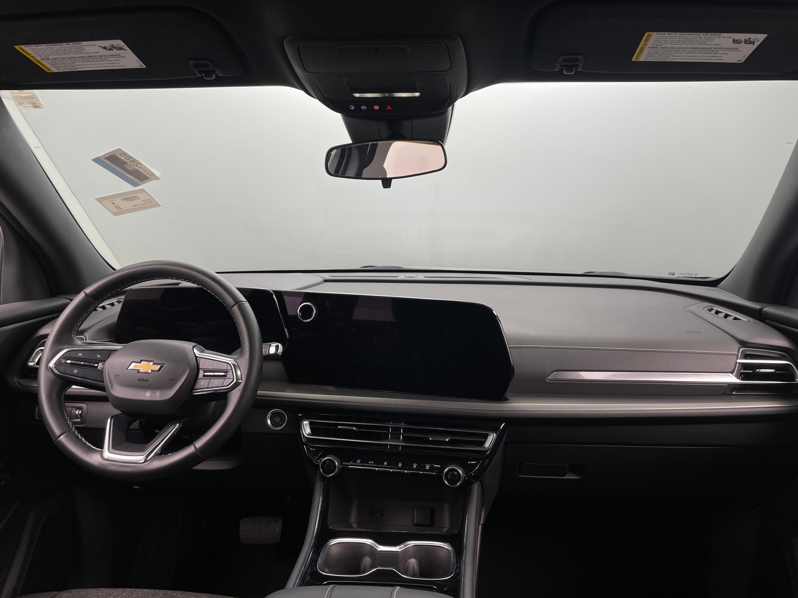 Thumbnail: 2025 Chevrolet Traverse - 3