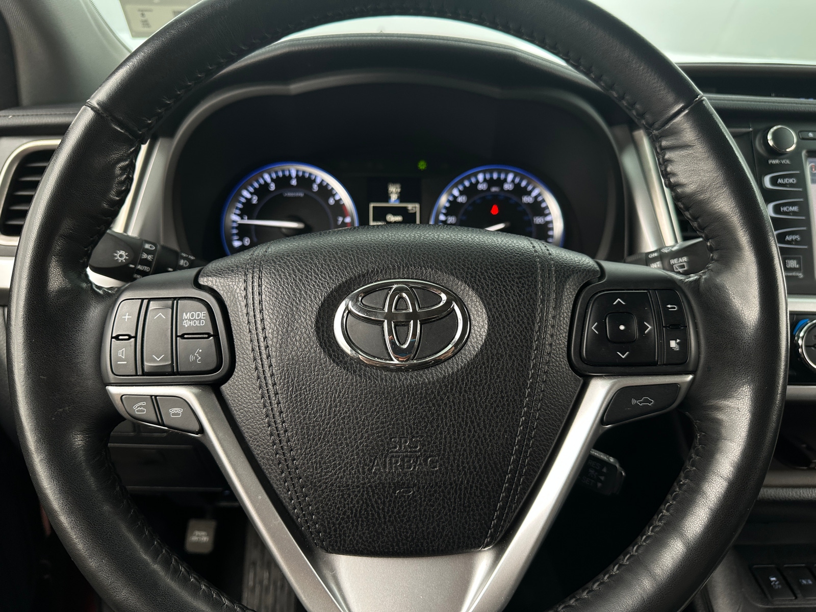Thumbnail: 2015 Toyota Highlander - 4