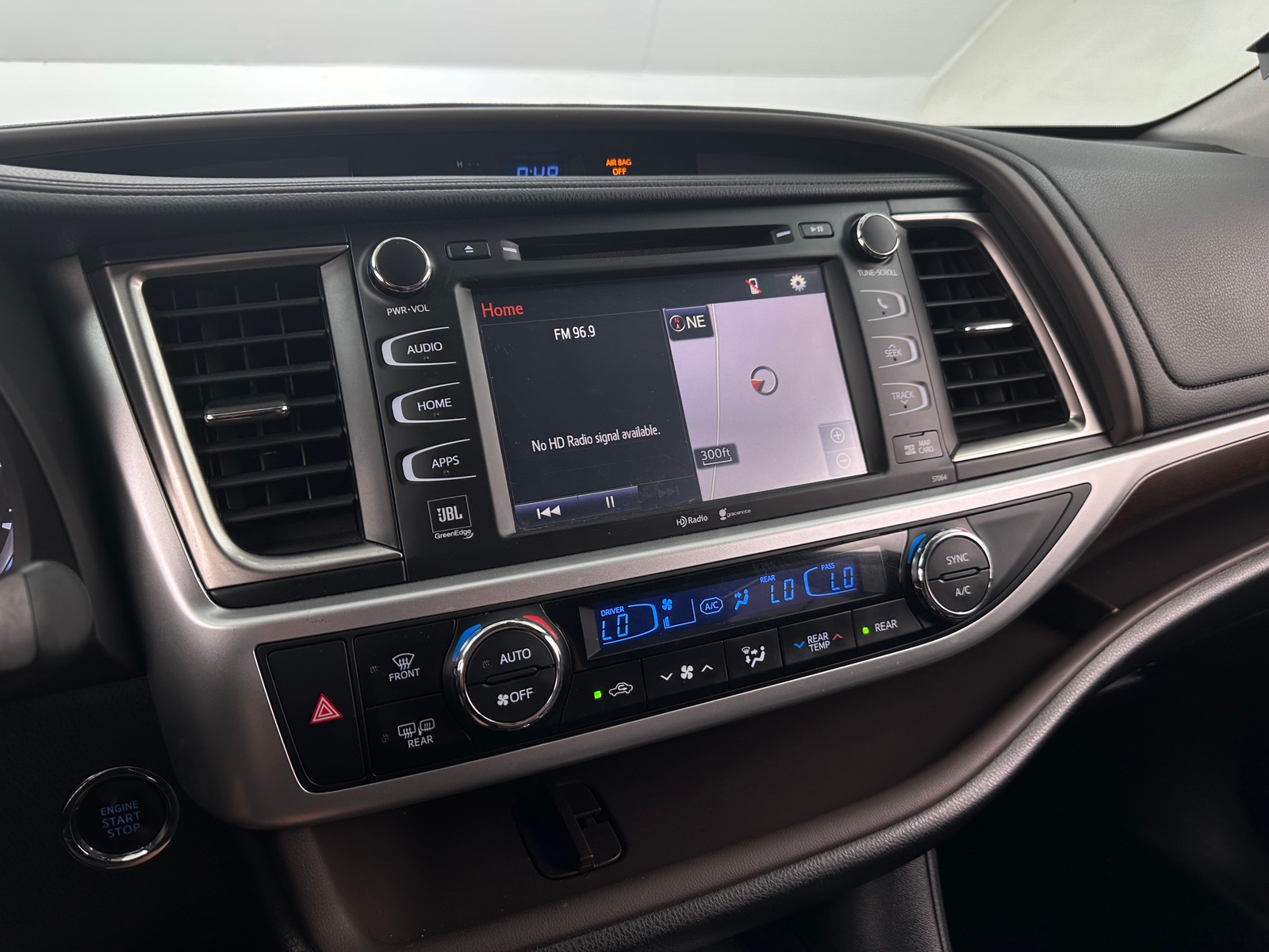 Thumbnail: 2015 Toyota Highlander - 3