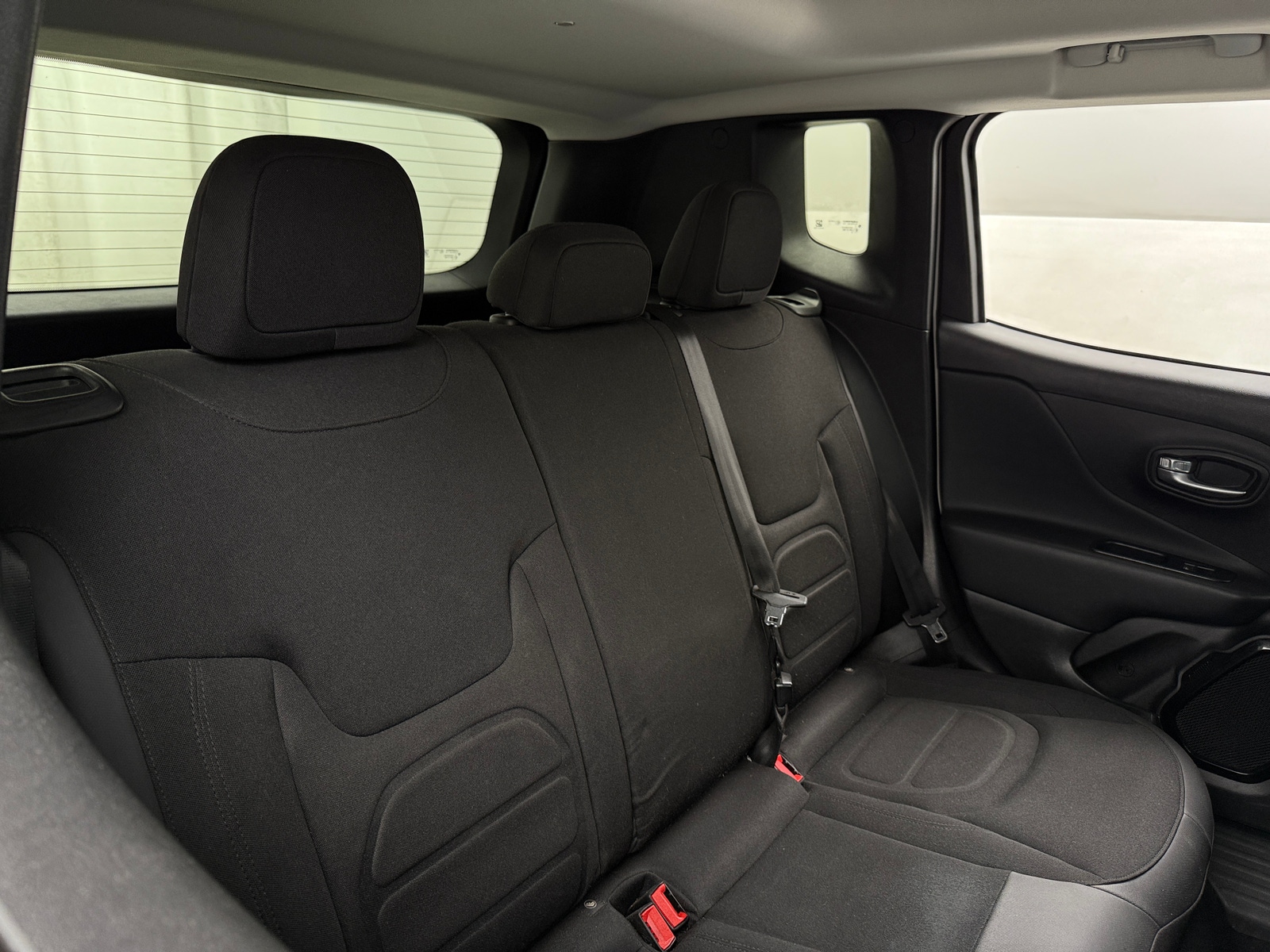 Thumbnail: 2017 Jeep Renegade - 6