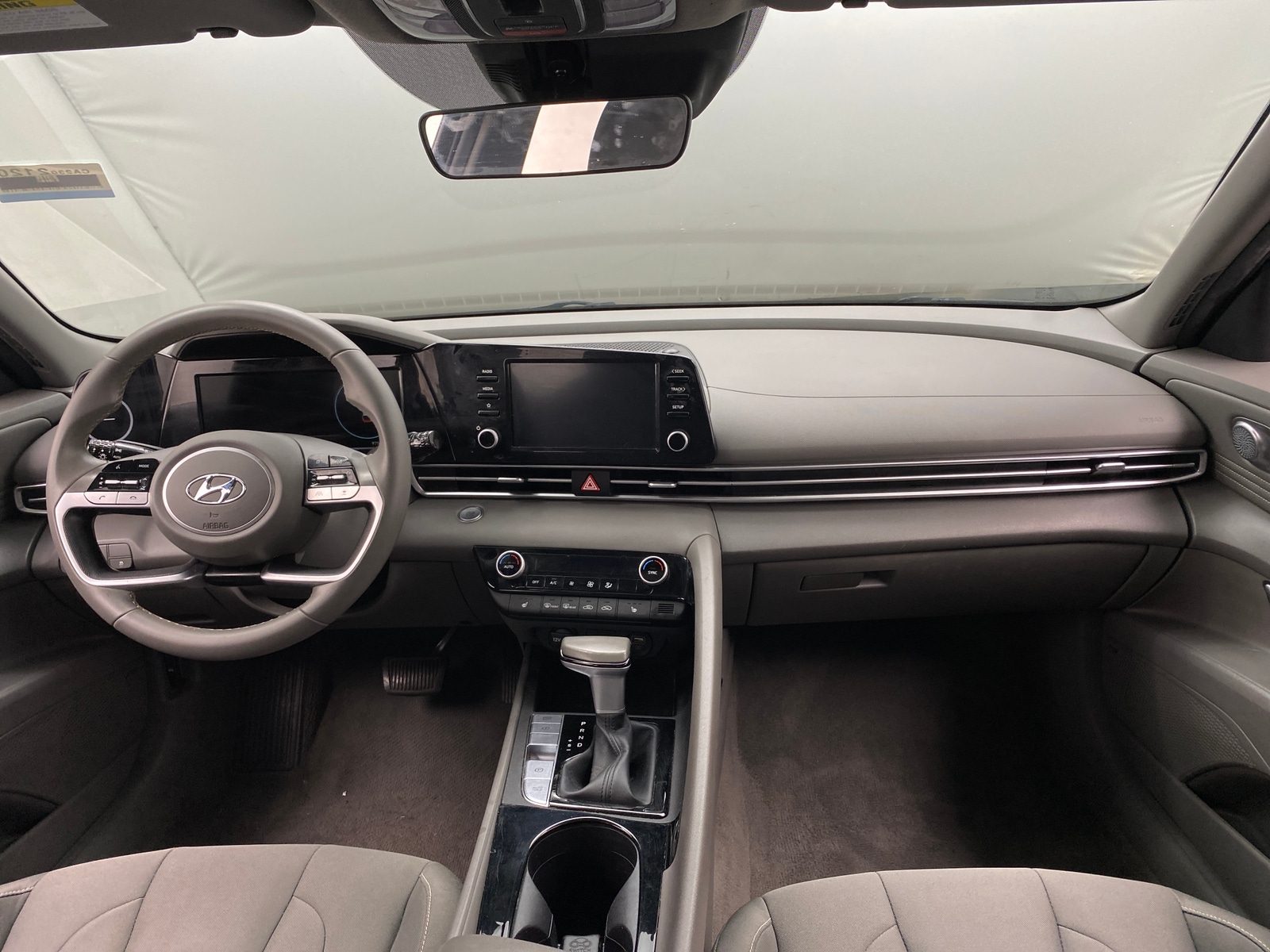 Thumbnail: 2022 Hyundai Elantra - 3