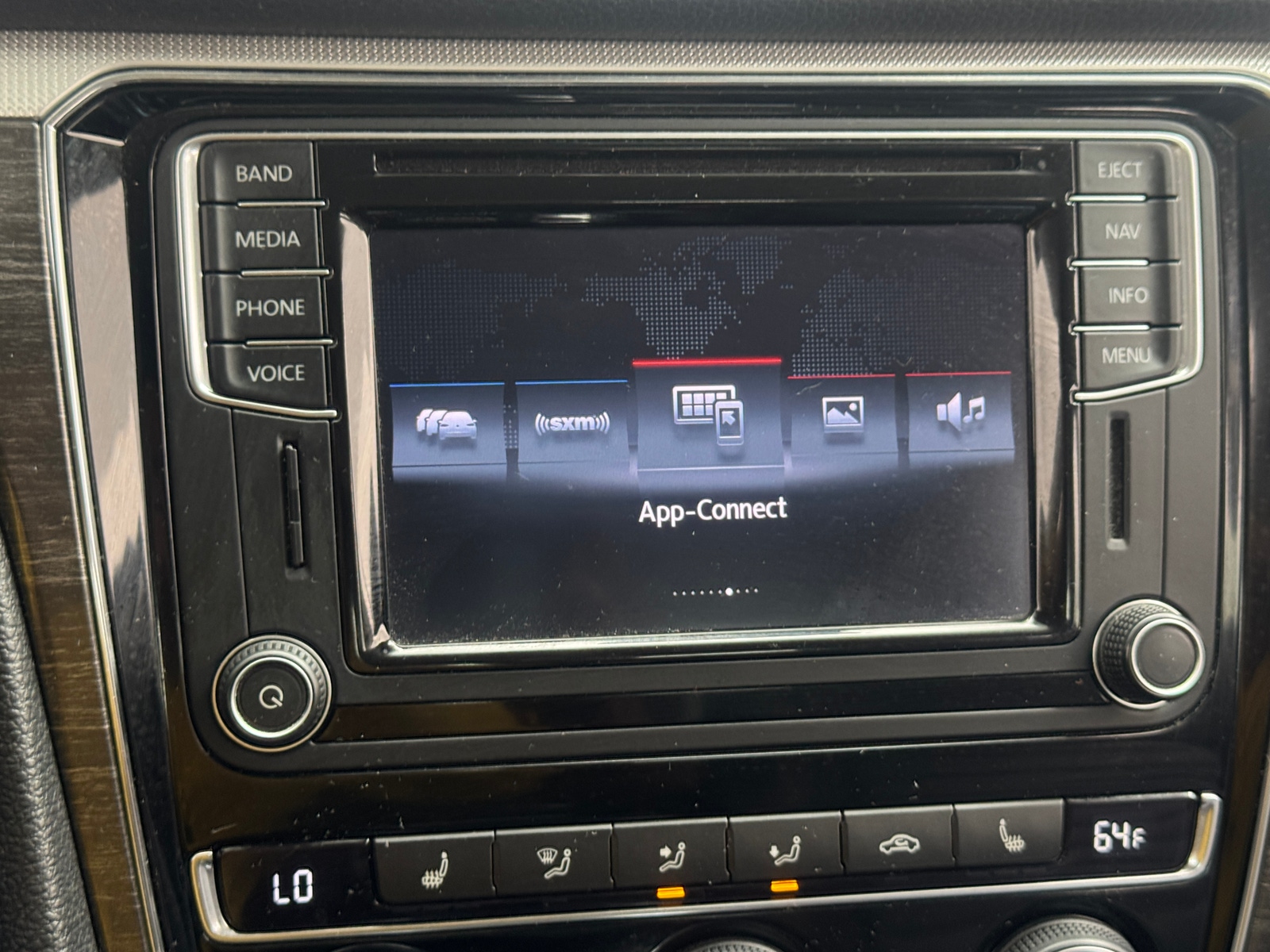 Thumbnail: 2016 Volkswagen Passat - 3