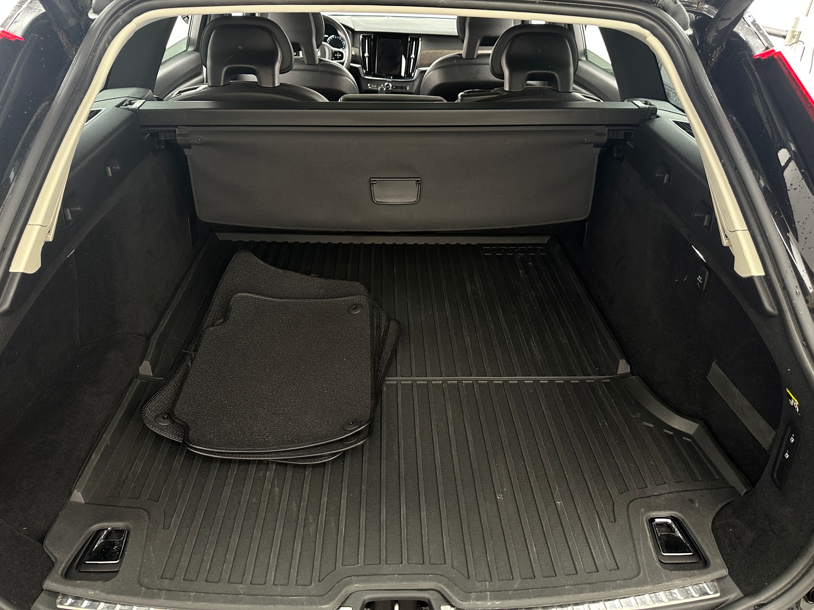 Thumbnail: 2018 Volvo V90 - 6
