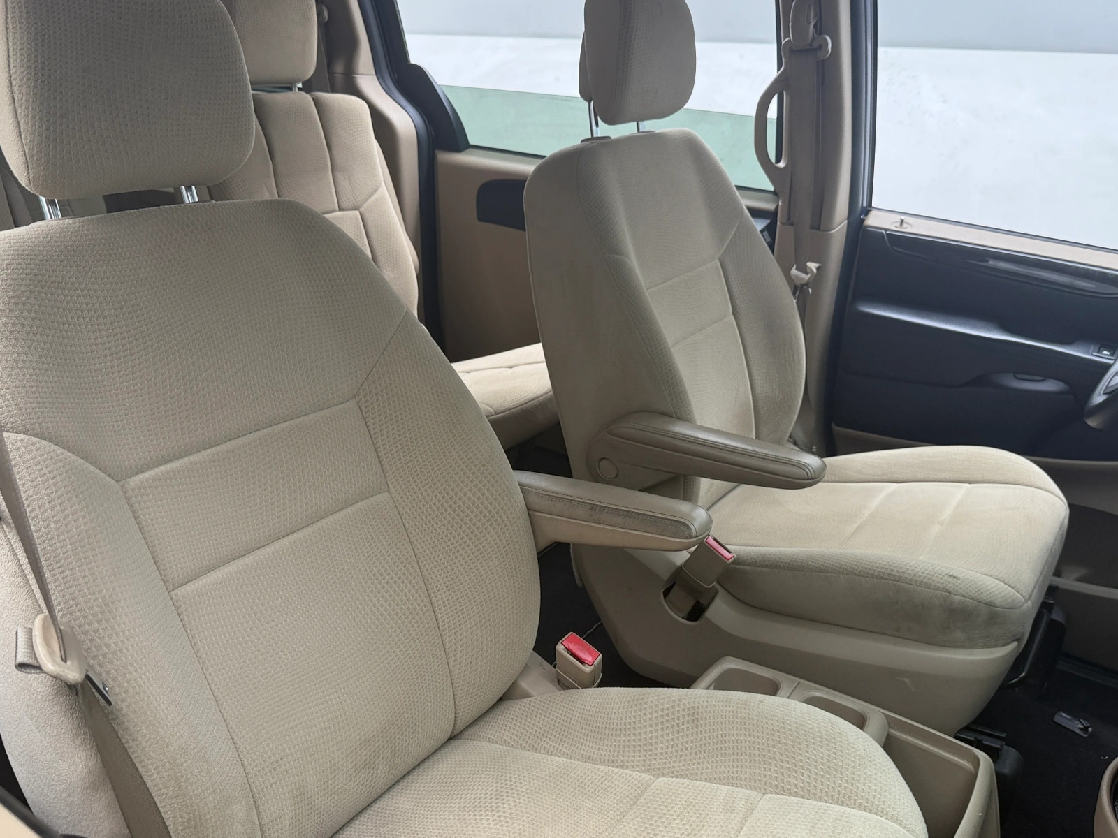 Thumbnail: 2013 Dodge Grand Caravan - 2