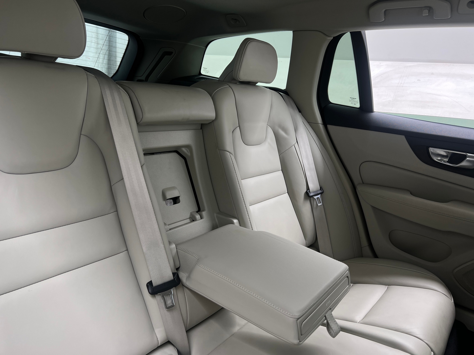 Thumbnail: 2023 Volvo V60 - 5