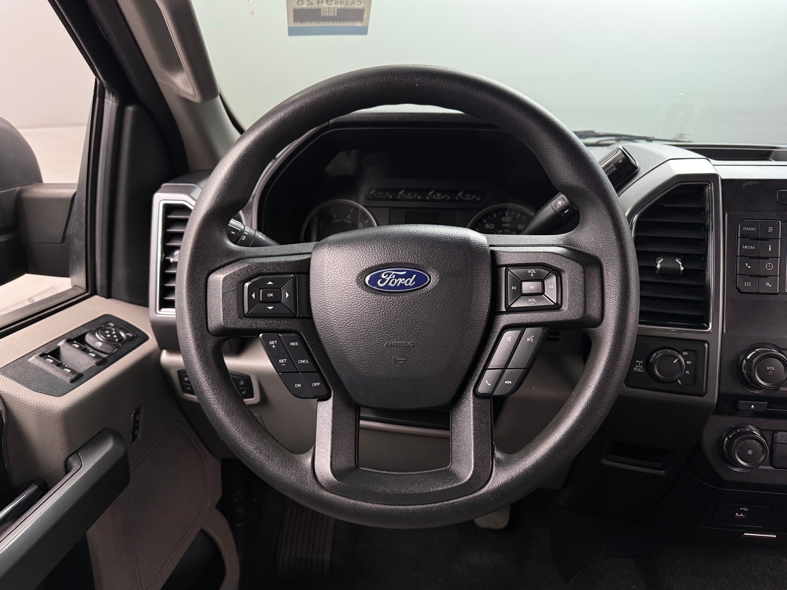 Thumbnail: 2018 Ford Econoline - 5