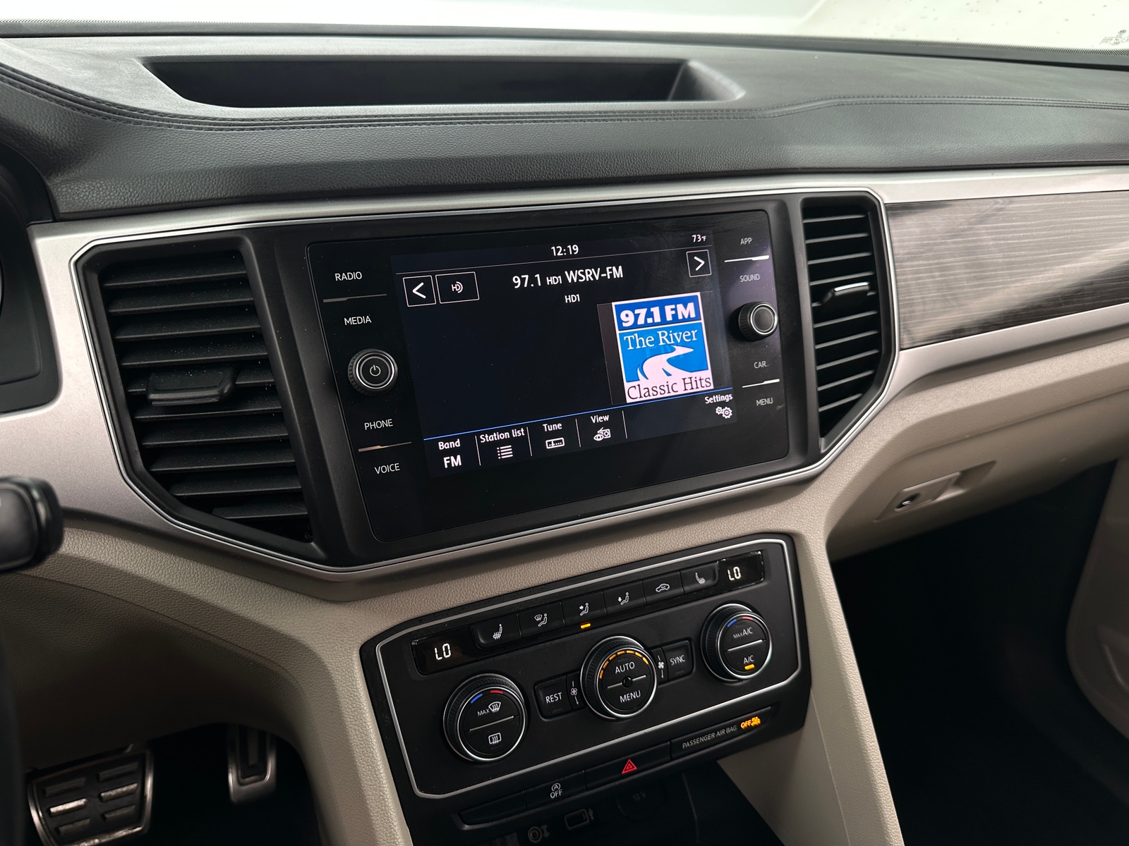 Thumbnail: 2018 Volkswagen Atlas - 3