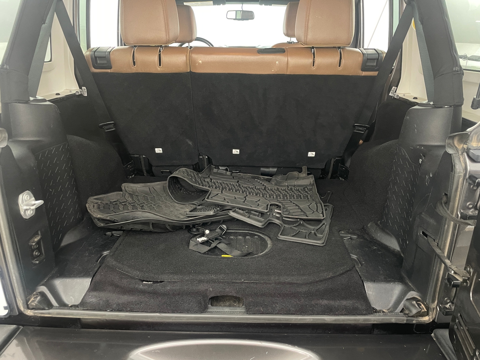 Thumbnail: 2016 Jeep Wrangler - 6