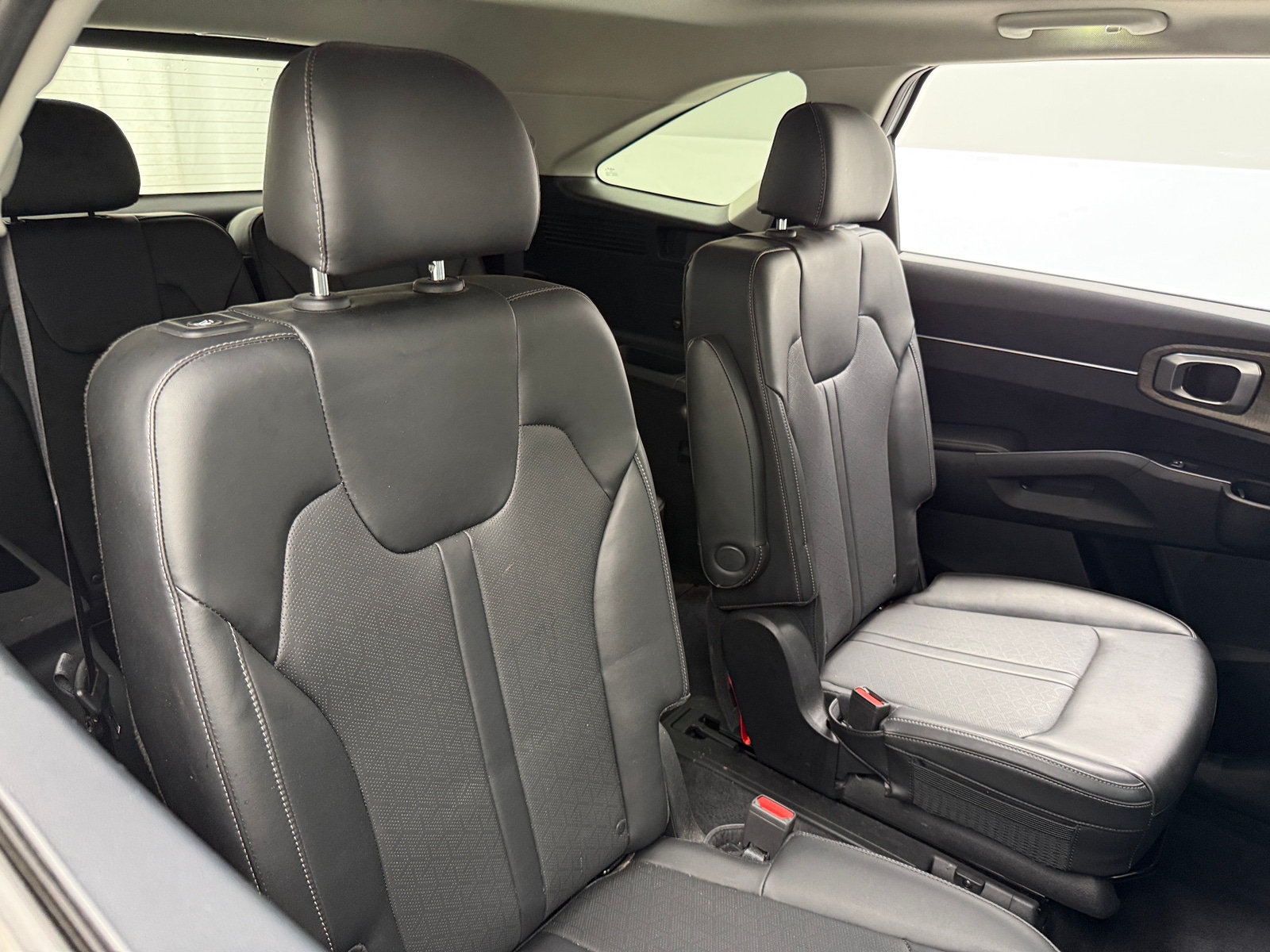 Thumbnail: 2022 Kia Sorento - 5