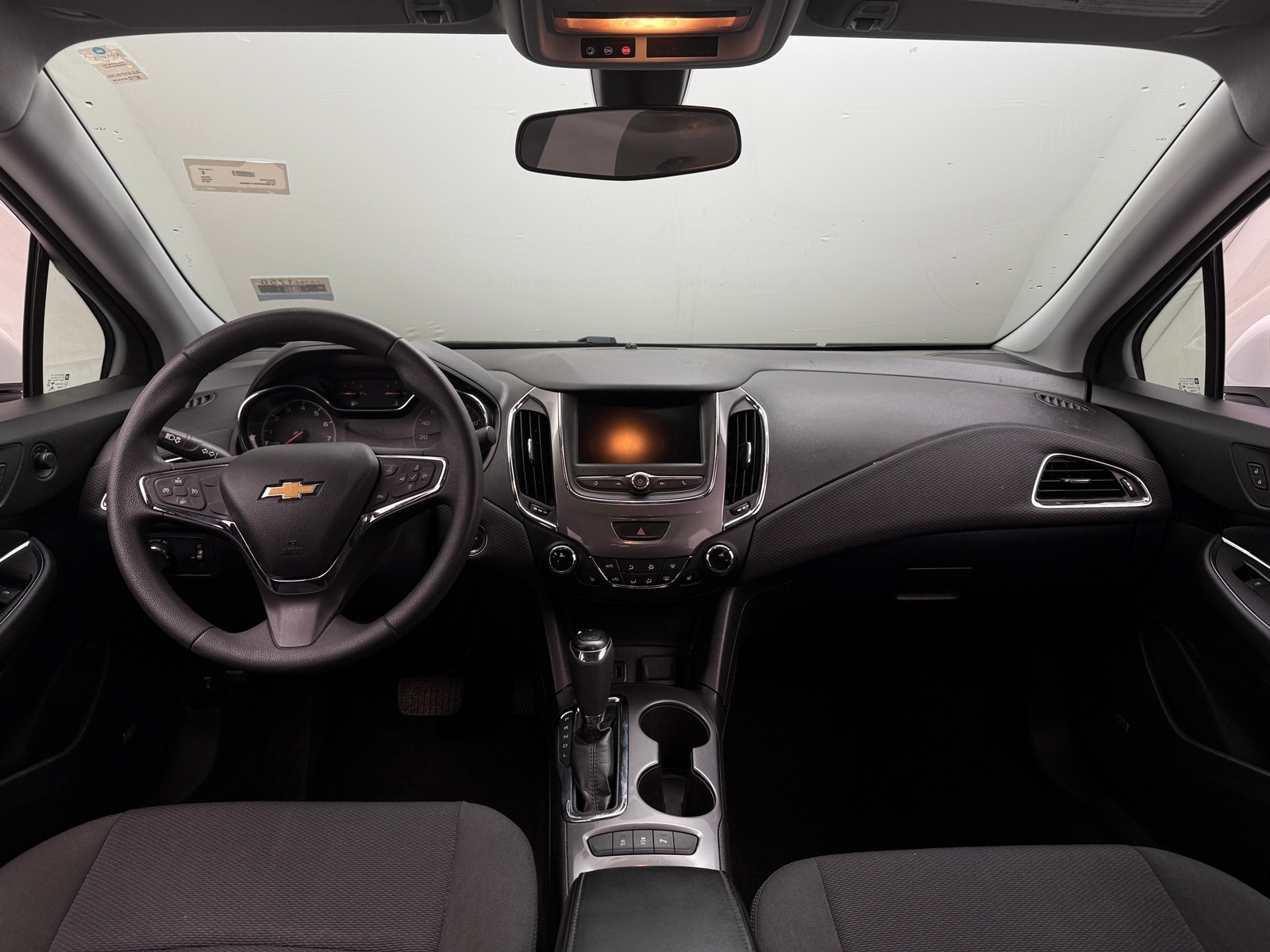 Thumbnail: 2019 Chevrolet Cruze - 3
