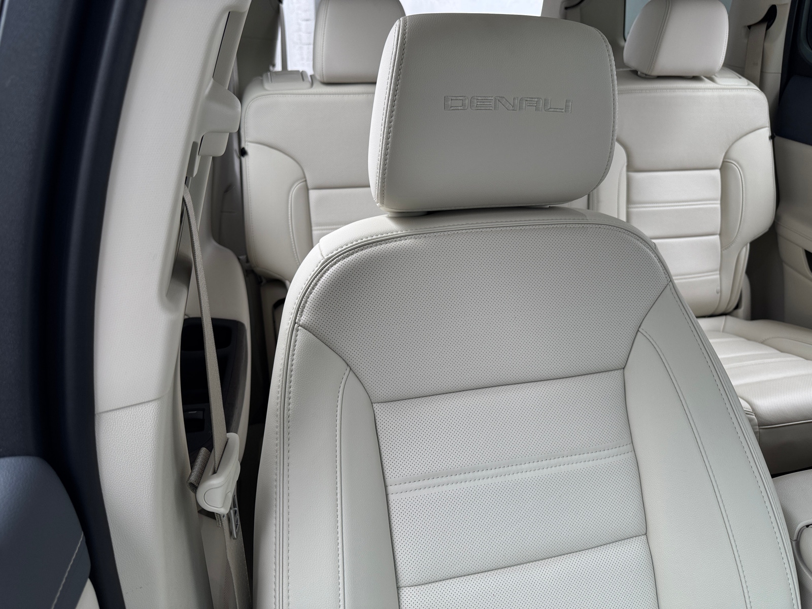 Thumbnail: 2023 GMC Acadia - 2