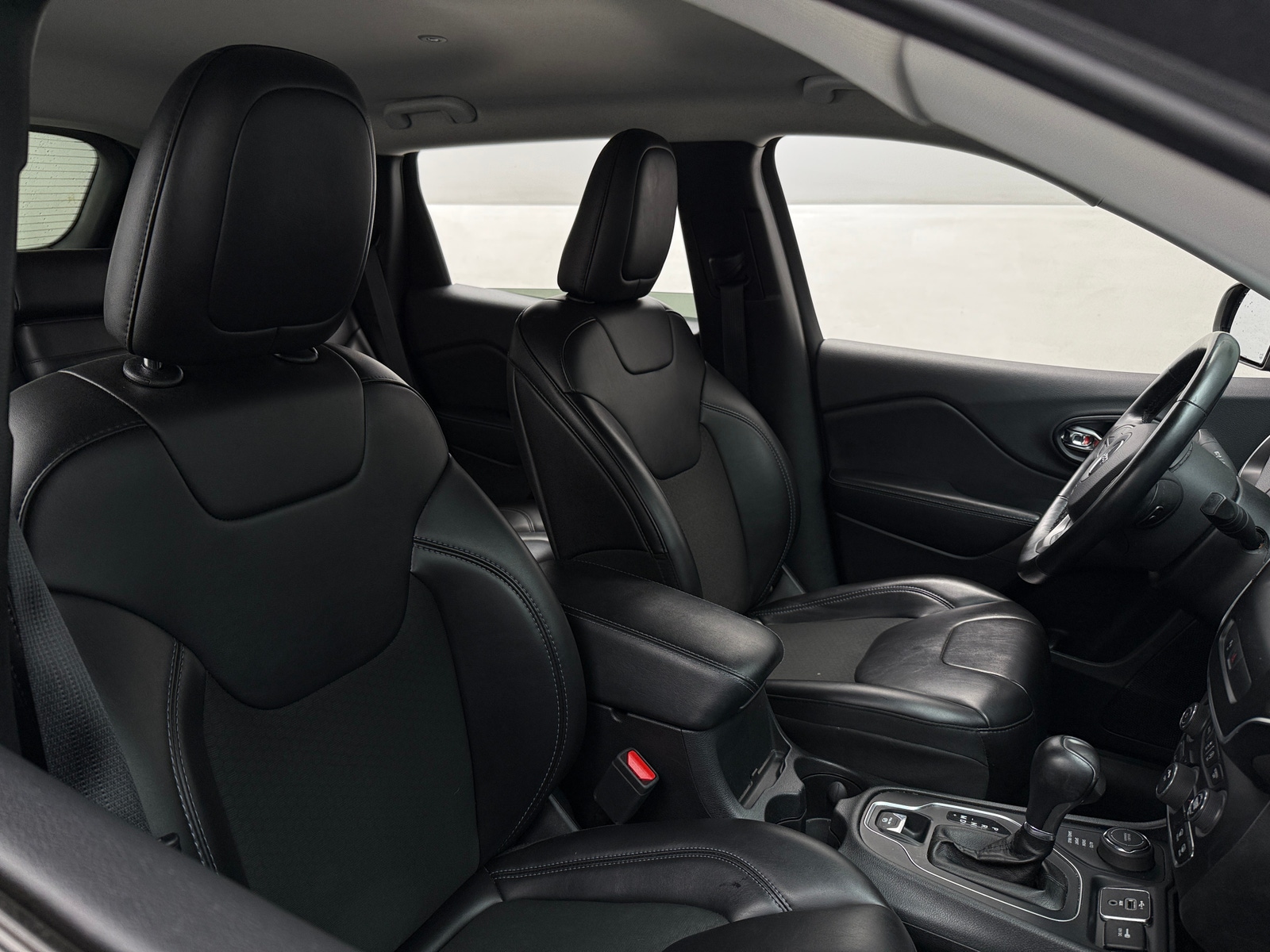 Thumbnail: 2019 Jeep Cherokee - 2