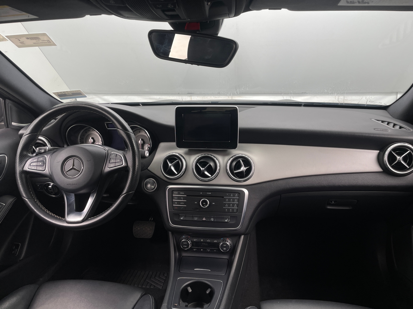 Thumbnail: 2017 Mercedes-Benz GLA - 2