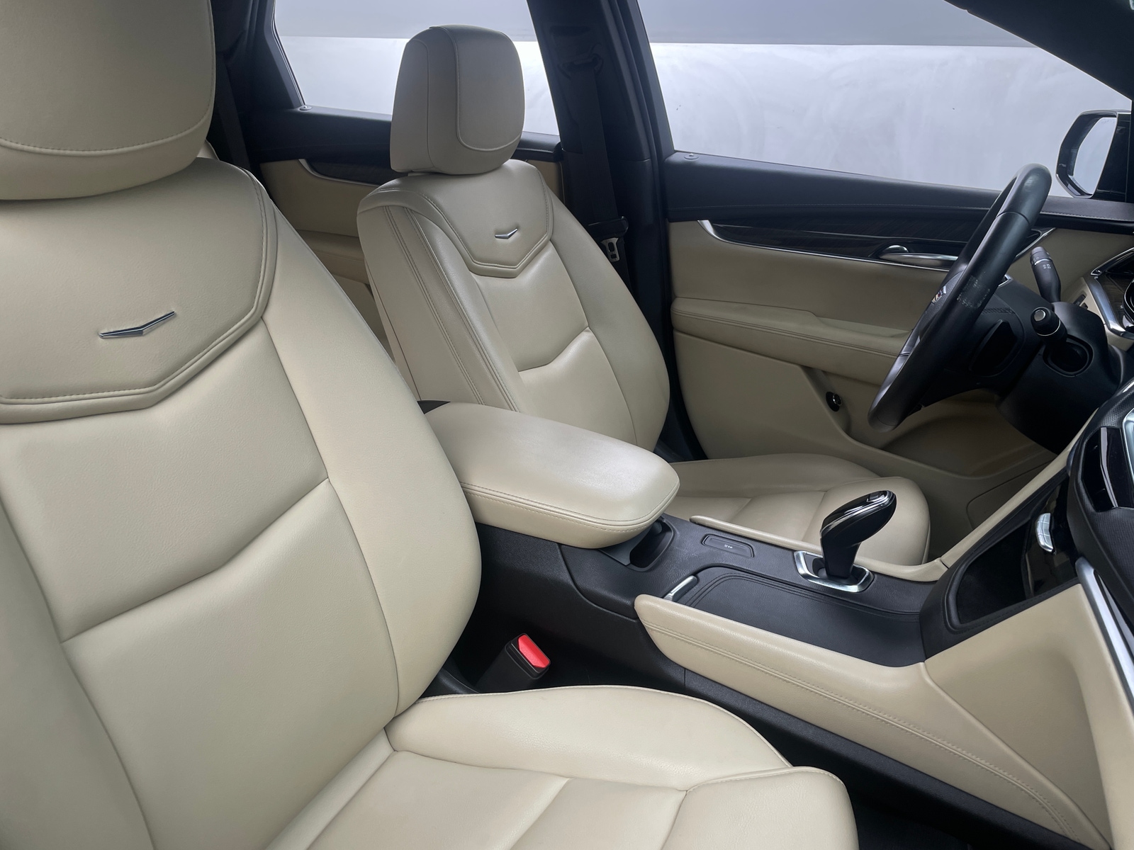 Thumbnail: 2017 Cadillac XT5 - 2