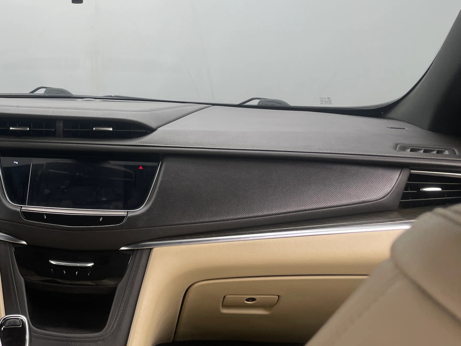 Thumbnail: 2017 Cadillac XT5 - 3