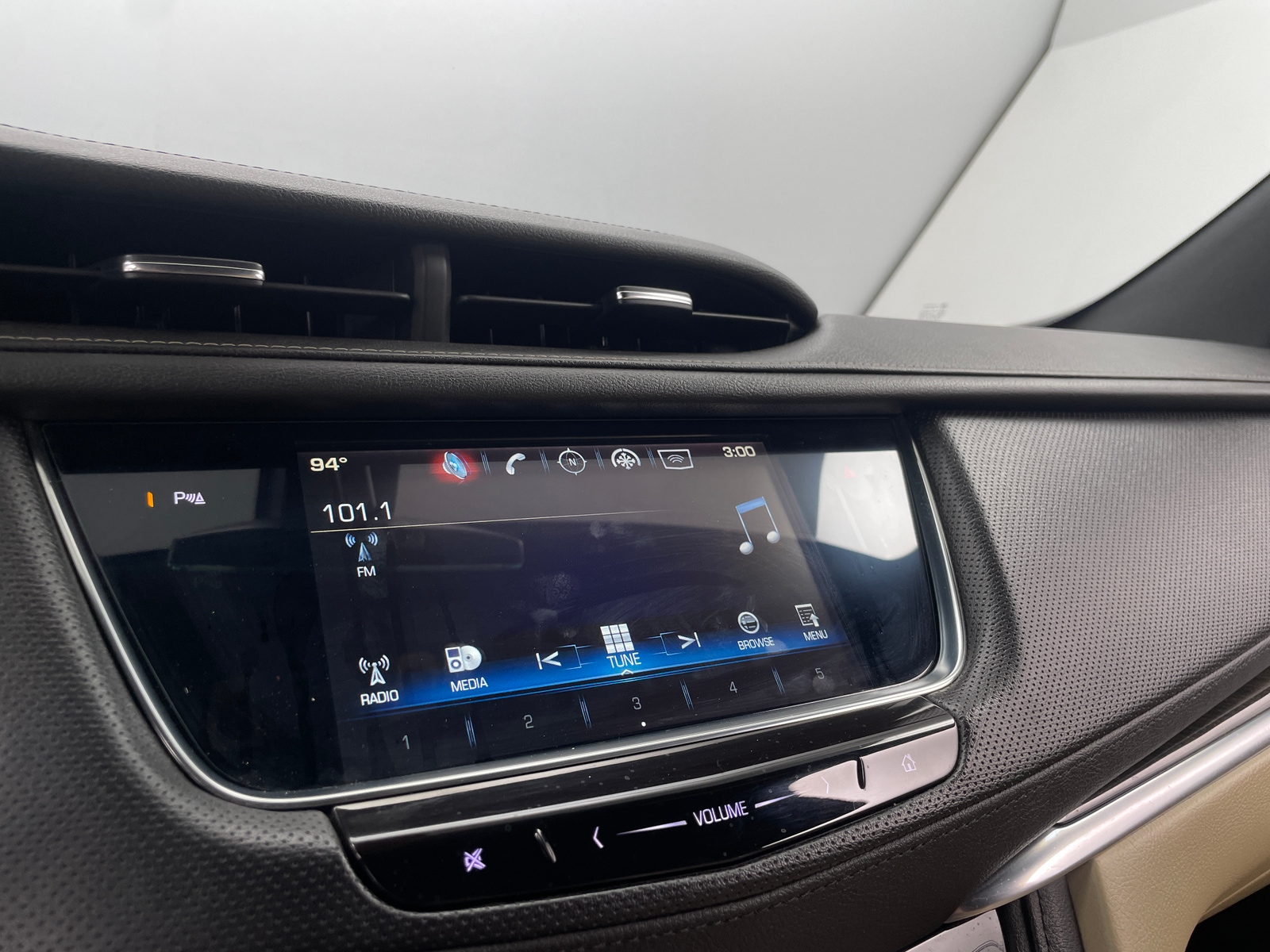 Thumbnail: 2017 Cadillac XT5 - 4