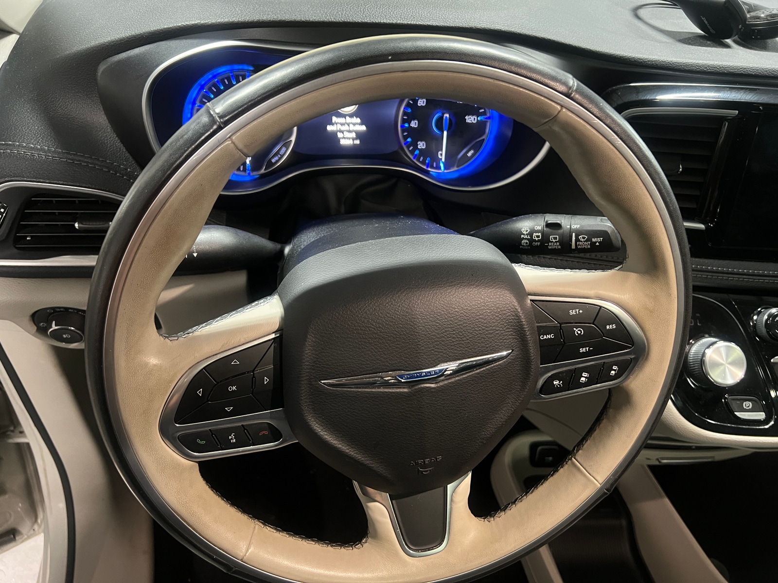 Thumbnail: 2020 Chrysler Pacifica - 4