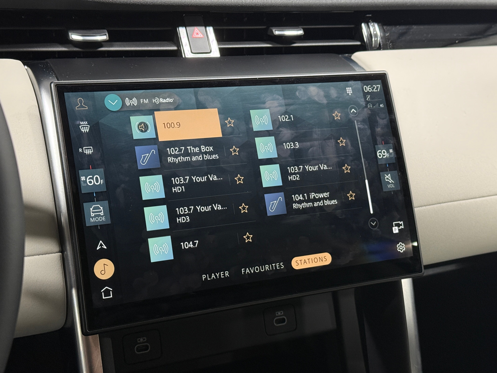 Thumbnail: 2025 Land Rover Discovery Sport - 3