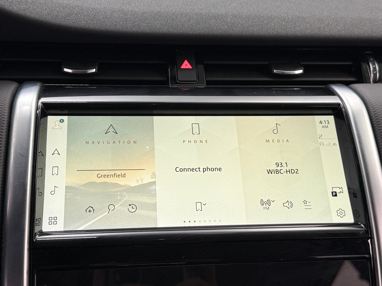 Thumbnail: 2023 Land Rover Discovery Sport - 3