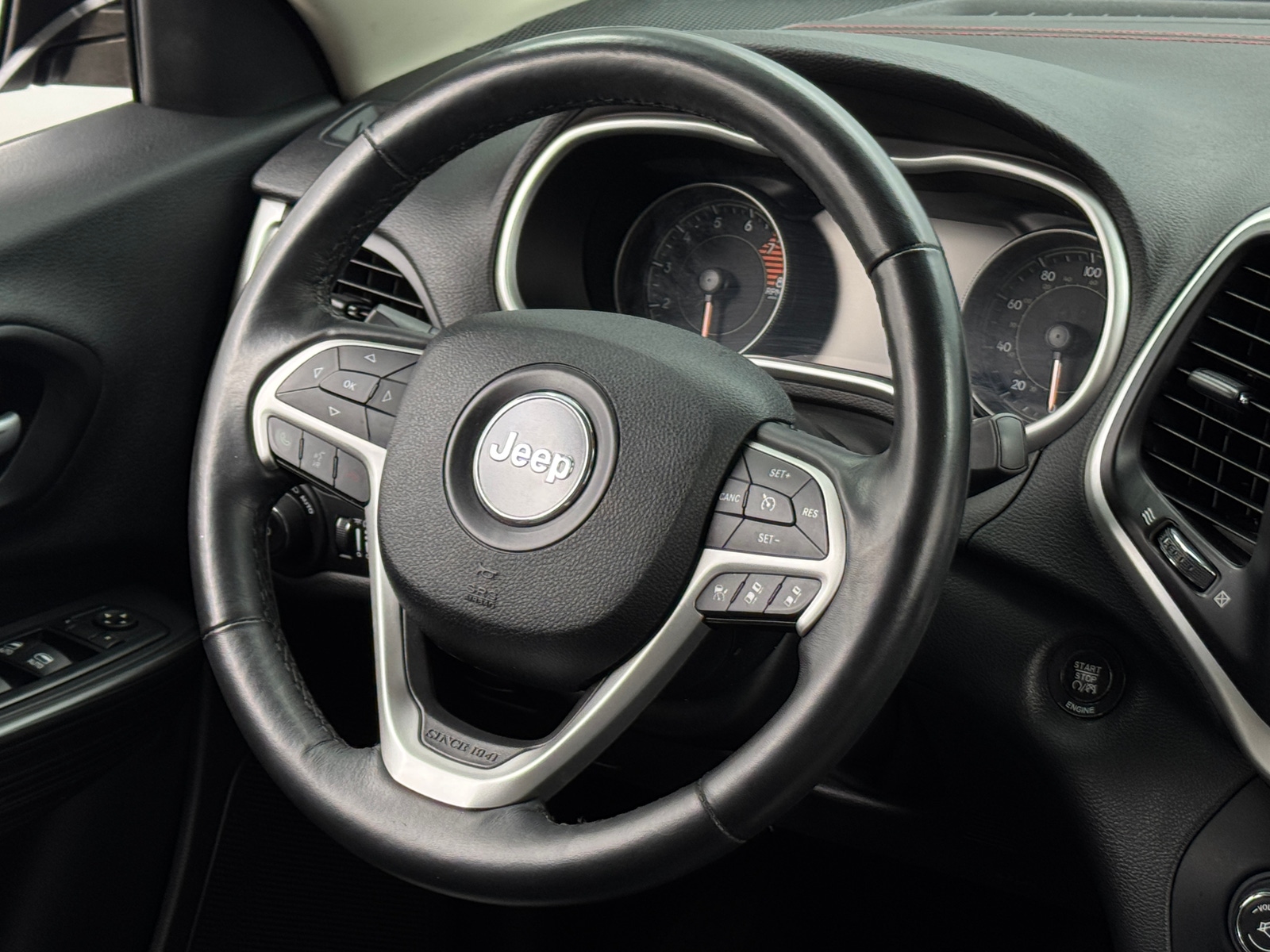 Thumbnail: 2016 Jeep Cherokee - 4