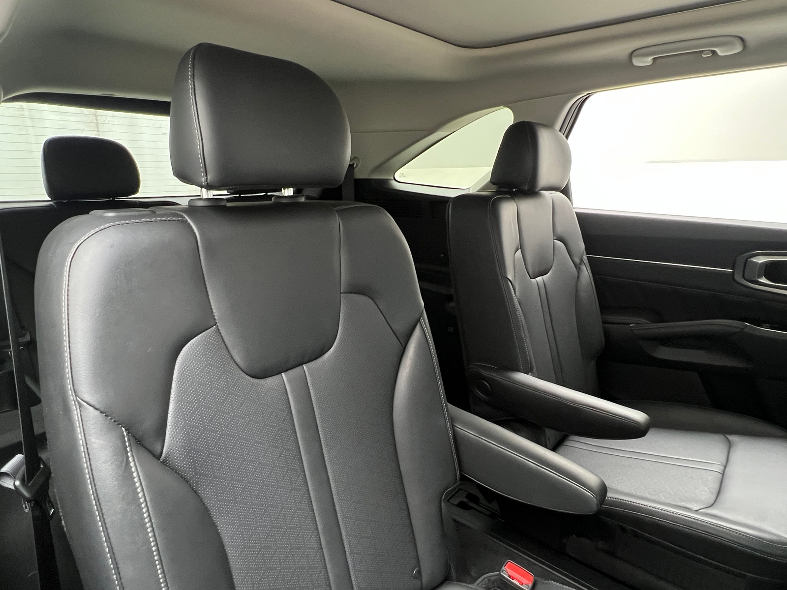 Thumbnail: 2022 Kia Sorento - 5