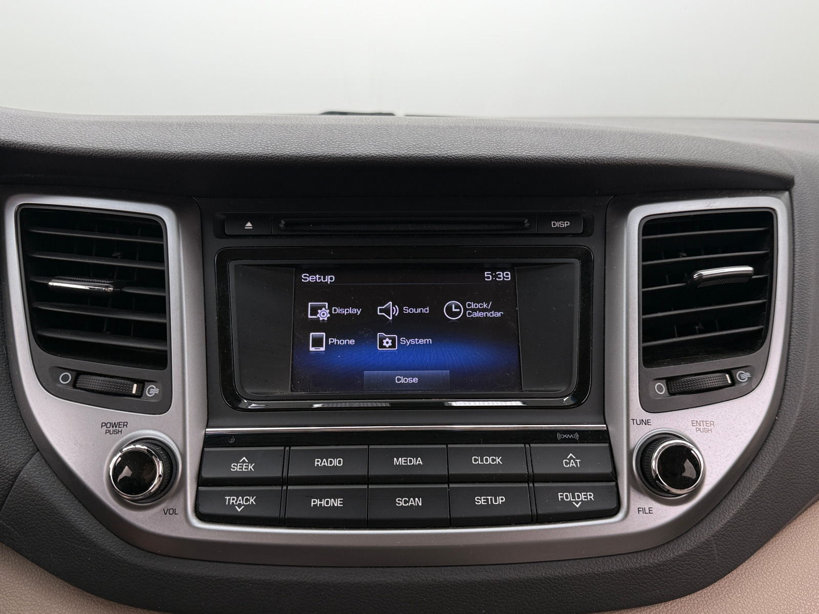 Thumbnail: 2017 Hyundai Tucson - 4
