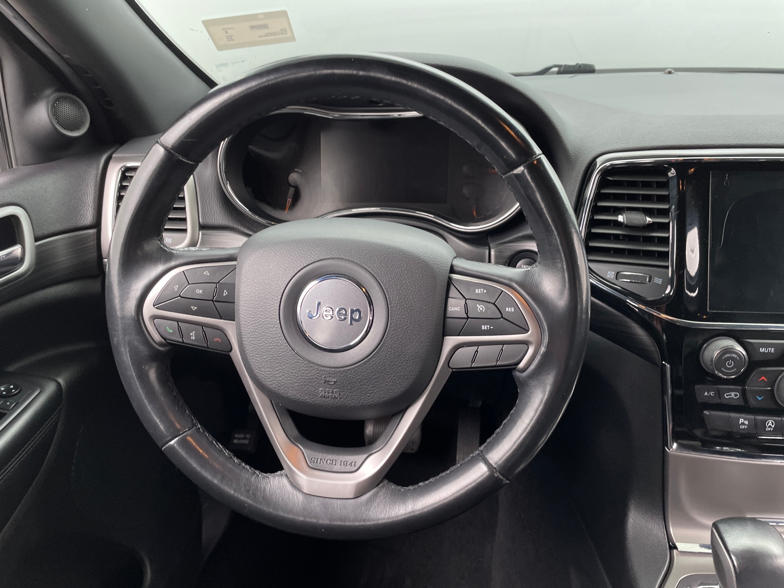 Thumbnail: 2019 Jeep Grand Cherokee - 5