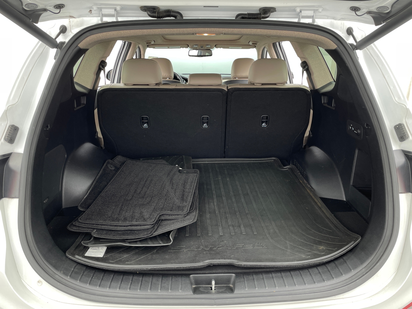 Thumbnail: 2019 Hyundai Santa Fe - 6