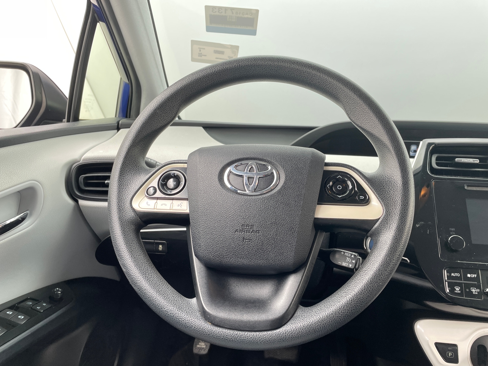 Thumbnail: 2016 Toyota Prius - 5