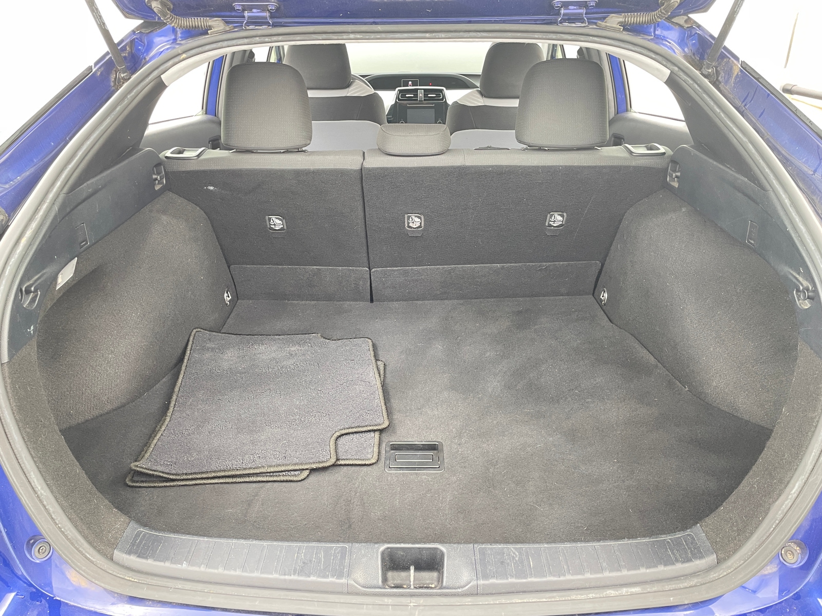 Thumbnail: 2016 Toyota Prius - 7